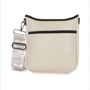 Haute Shore Premium Neoprene Crossbody Jeri Lady w/Gold Chain, Beige,Black Chain